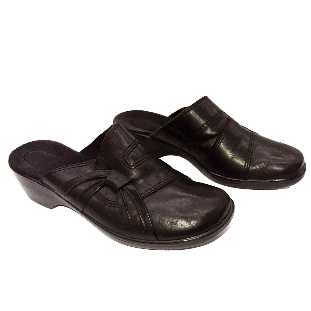 Clarks Black Leather Clogs Womens Size 8 Slip On Heels Mules